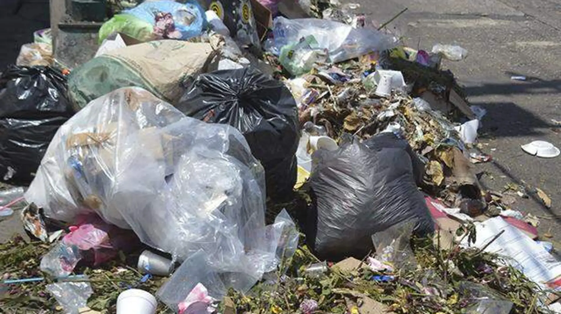 Basura en la zona turística de Acapulco